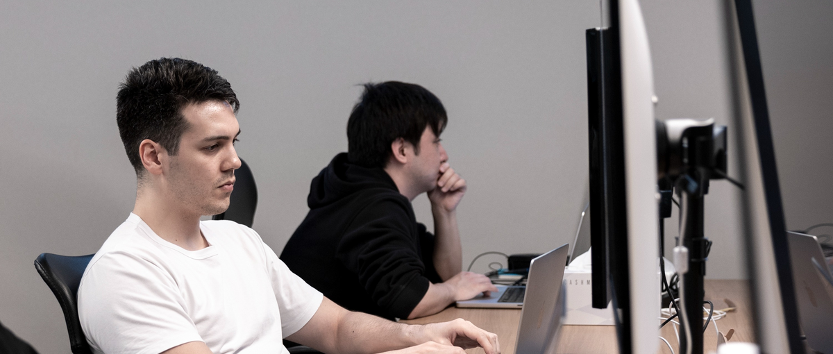 ただ学ぶだけでは、もうつまらない。実践の中で、企業のリアルな課題に挑む。