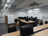 オフィス環境、共有スペースにはカフェやバースペースなどもあり、充実した快適環境です。