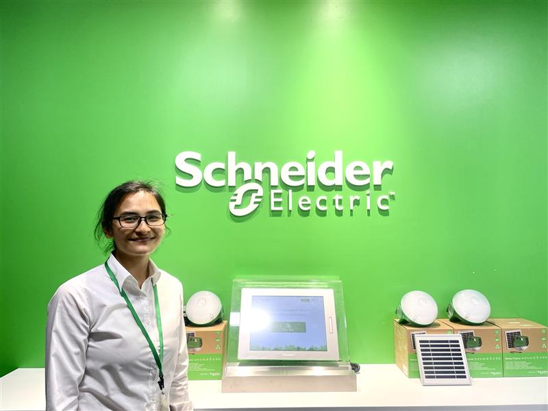 「変化はチャンス」技術職からマーケティングへ：ロジーナさんのキャリアストリー