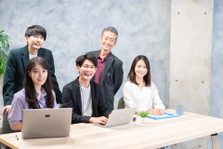 今できることにひたむきに取り組むことのできる営業職を募集！