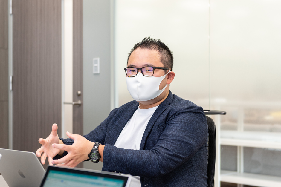 データを扱う仕事って格好良い！」憧れの職に就いた新井さんが、新卒1