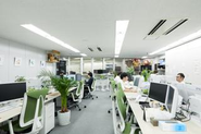 社内は観葉植物もあり育成担当もいます！