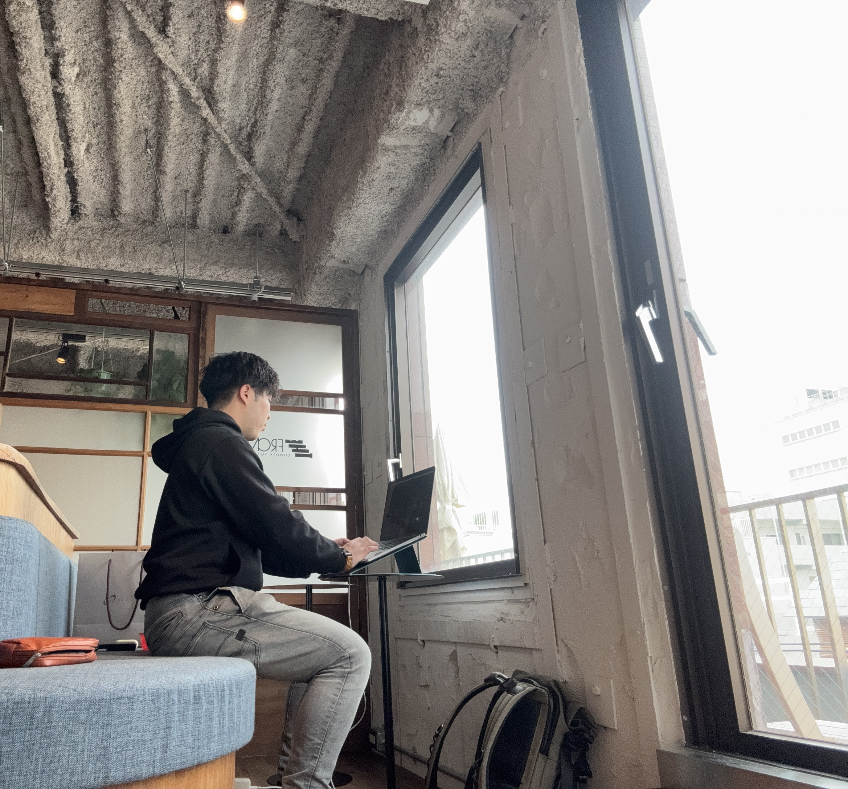 【ワーケーション体験レポート】働く場所はもっと自由でいい──福岡で“仕事する”を試してみた話