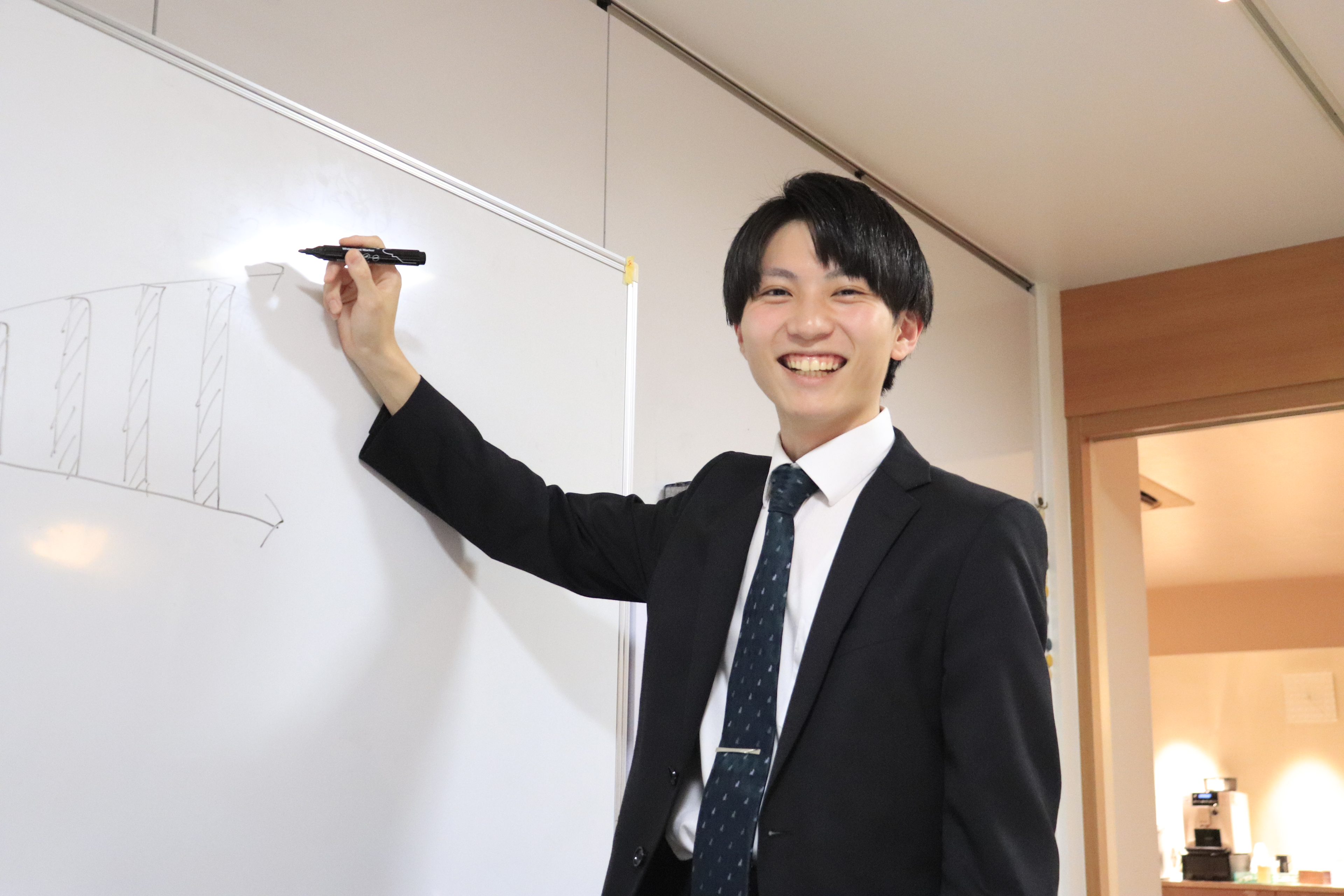 【社員インタビュー】入社半年で大型案件を受注―自分の軸を持つ大切さを知り、チャレンジし続ける大切さ