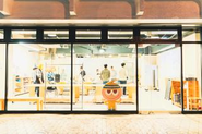 こちらはTAMコワーキング東京。東京・大阪とも1Fはコワーキングスペースになっています。
