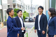 数字や効率だけでなく、人と人のつながりや感情を大切にする文化があります。