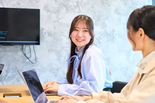 PC初心者も歓迎！つくる楽しさを仕事にするクリエイティブ職！