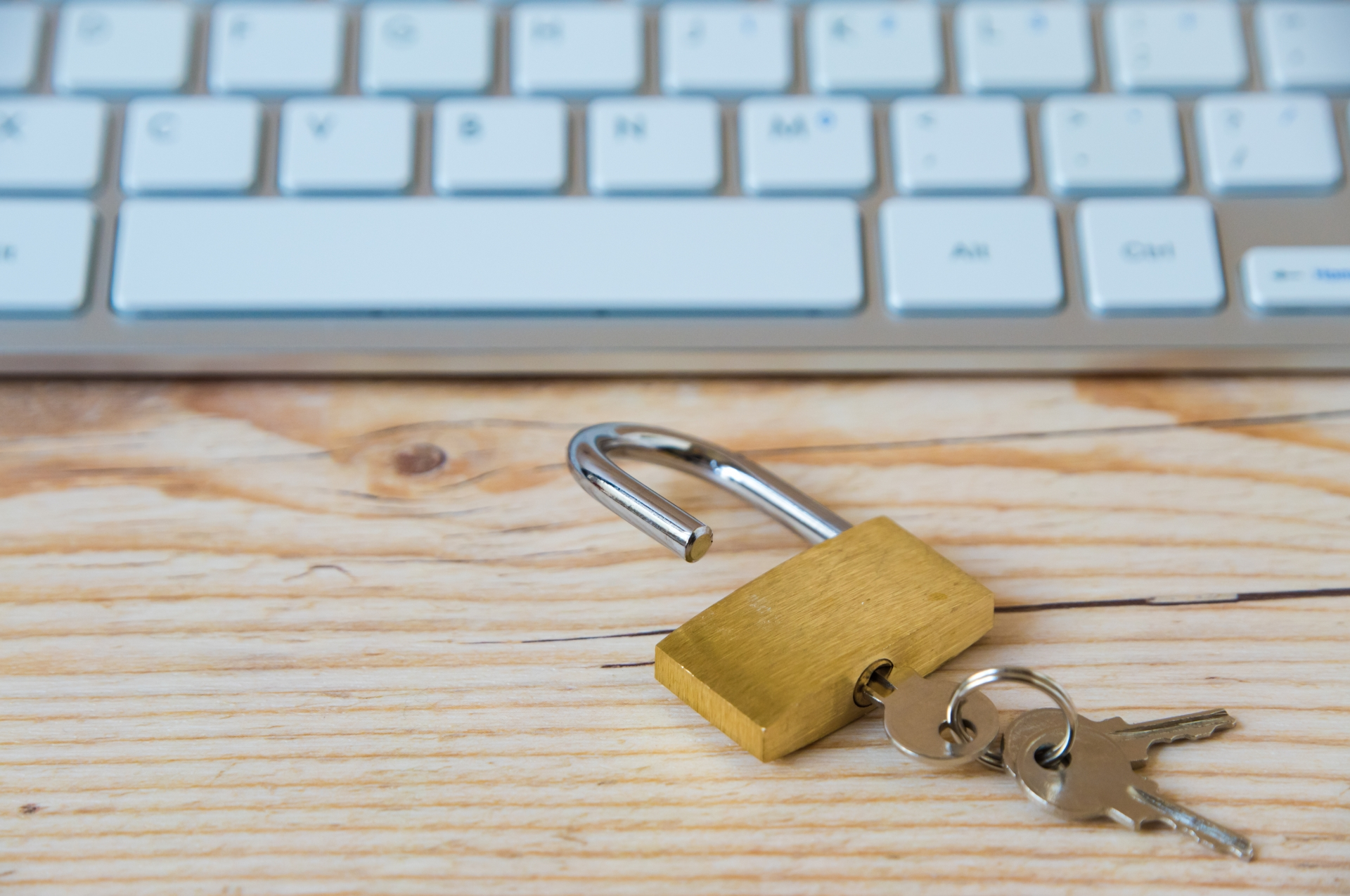 Googleの2段階認証にセキュリティキーが登場。テキストメッセージとの違いは？