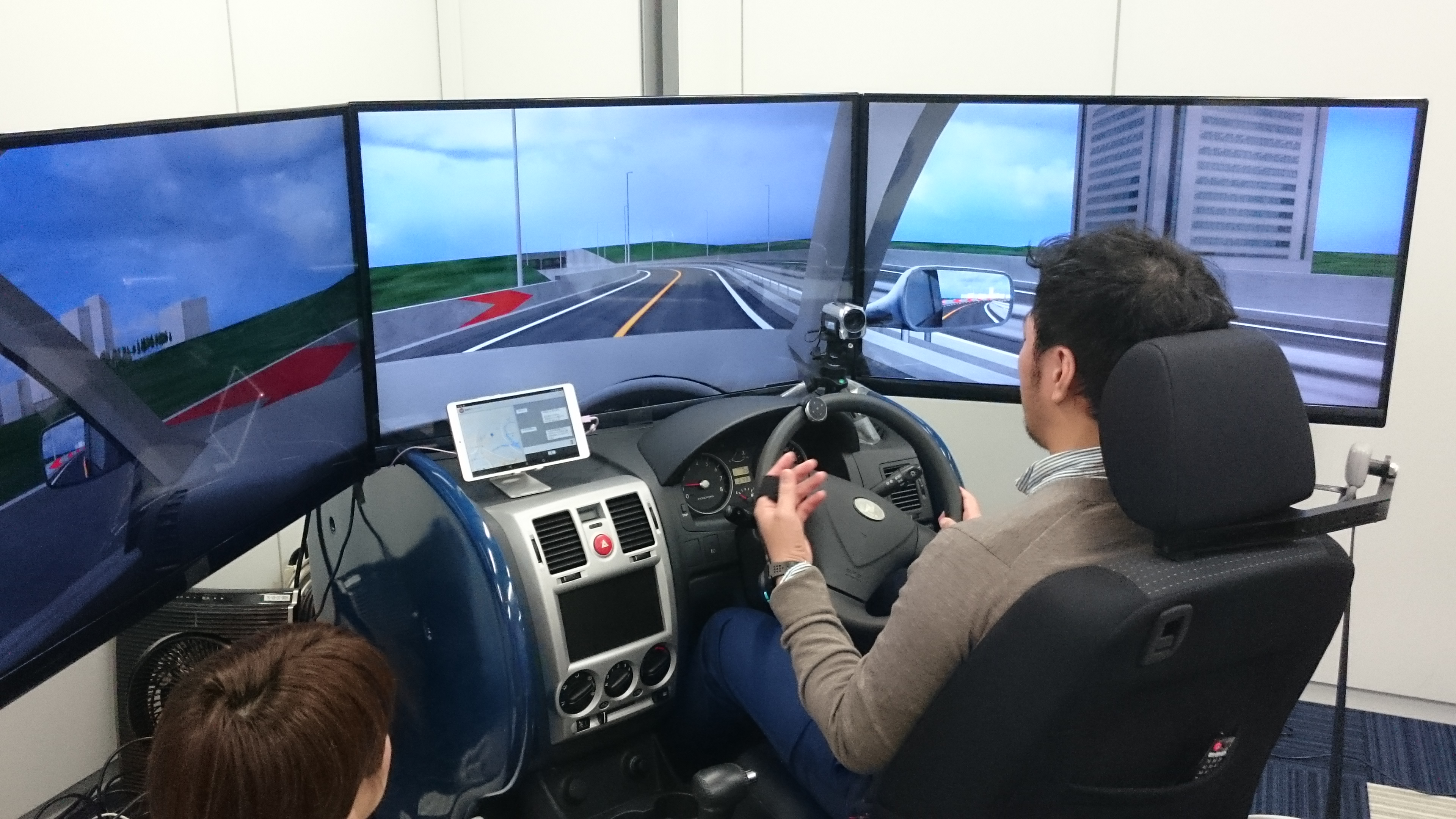 NTTドコモ社と弊社で共同開発した雑音耐性のある音声感情解析技術についてリリースを配信しました。