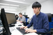 オーダーメイドでお客様のシステムを開発する仕事がメインです