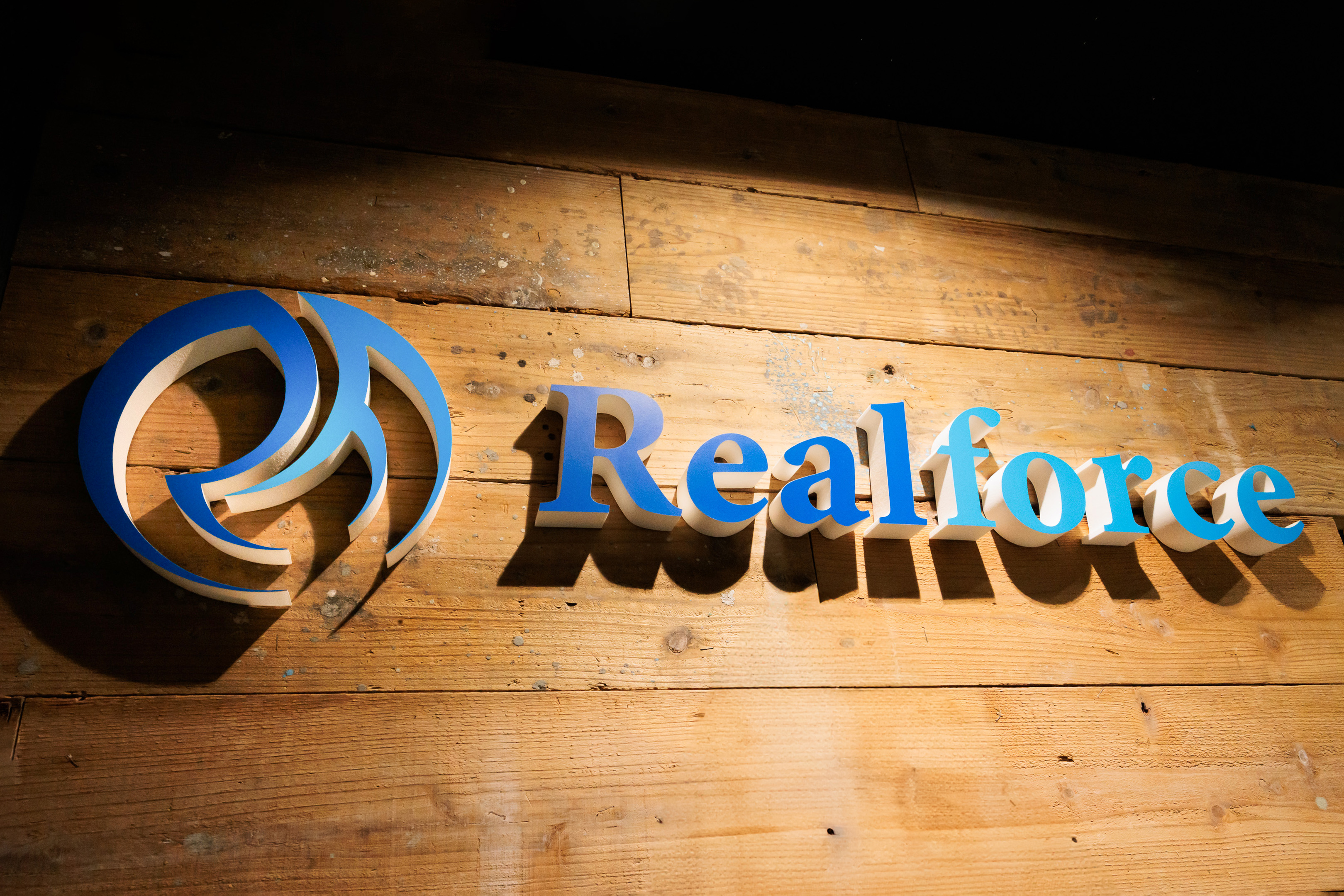 株式会社リアルフォース