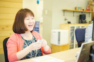基本在宅ワークで画面越しに、スタッフ同士コミュニケーションを取りますが、週1で出勤して会う時間もまた格別に楽しいです！