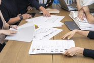 お客様の個性のよって“最適な答え”は違う。だからこそ、チームで協力しながら漠然としたイメージを具体的な形にしていきます。