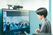 大阪・横浜の拠点間ではGoogle Meetを使いながらコミュニケーションを取っています。