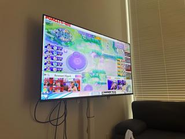 大きなモニターを使って息抜きも