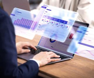 1サービスごとに1チームのため、様々な職種のメンバーと協働してお客様の課題を解決します。