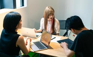 チームで議論を重ね、よりよい制作へ