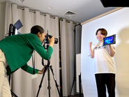 社内のスタジオで撮影。すべて自社で行います！