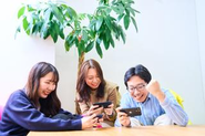 【エンタメ好きの仲間がたくさん】休憩時間は趣味の話しで盛り上がることも♪