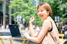 ワーケーション派必見！いつでもどこでも働ける英語コーチ募集