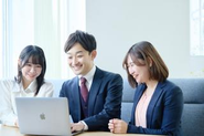 多様な若いメンバーが働いています！