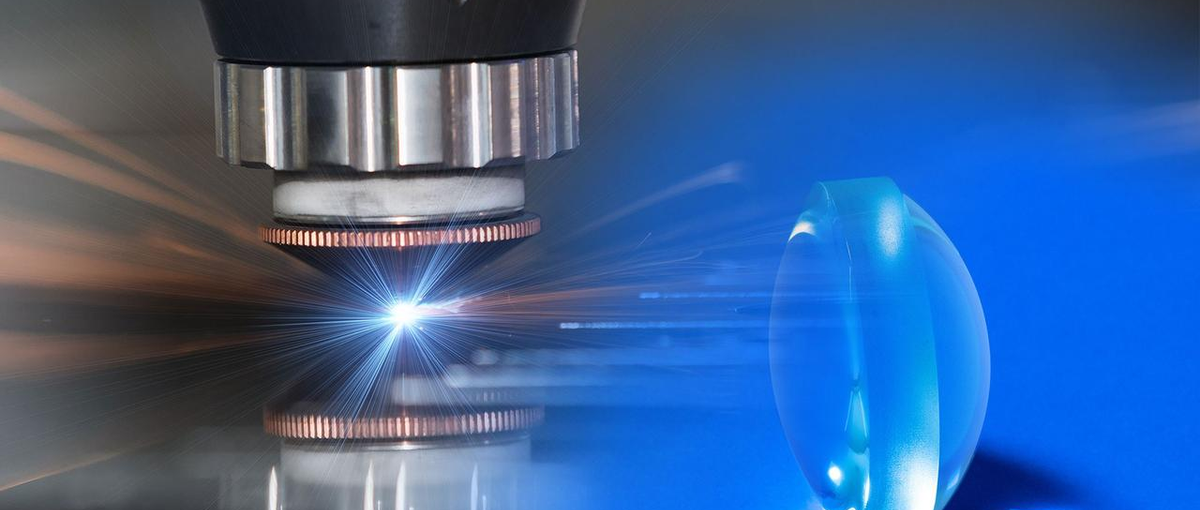 世界を動かすレンズ。その先には、まだ誰も知らない物語がある。