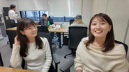会社ではみんなが自由に働いています