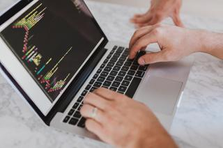 スピード感あるチームで技術力を活かす！Laravelエンジニア募集