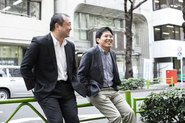 少数精鋭ため代表との距離が近い当社。自社内の困りごとはもちろんですが、メンバーの中には副業に取り組んでいる人もいて、そのような相談もフラットにし合える関係性です。