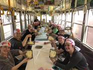 中には電車の中でラーメンを作るクレイジーな企画も