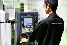 あなたの手で、宇宙も医療も救えるかもしれない。光の力を形に。