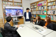社内の打ち合わせの様子