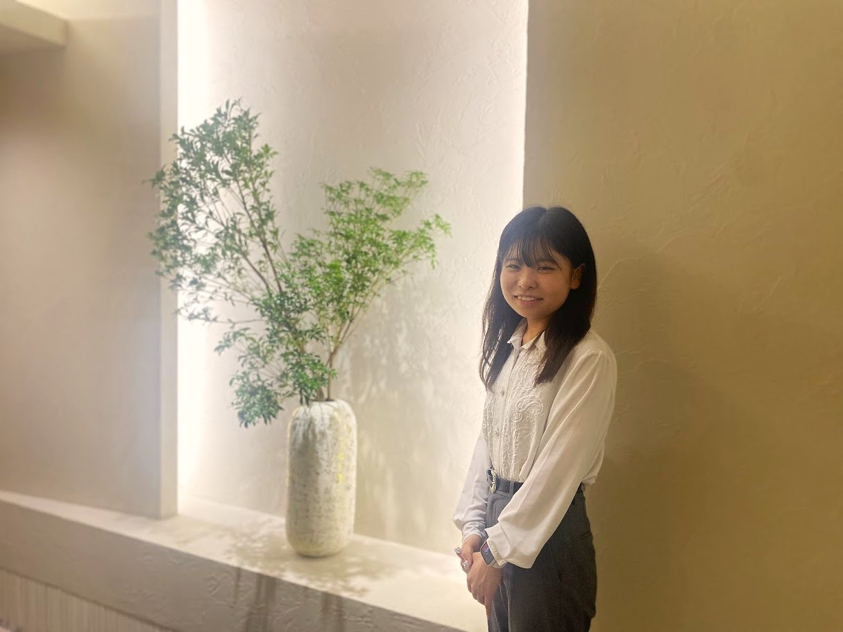 【24卒入社・新卒社員インタビュー】前編「アポが取れない」と悩みつつも愚直に取り組み続けた結果、同期の中で受注一番乗り！今後さらなる成長へ