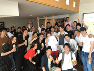 みんな集まってオシャレなタワマンで親睦会