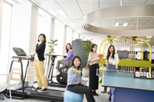 創業75年超えの企業！SaaS型プロダクト AWSエンジニア募集！