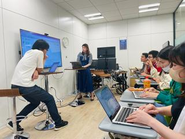 社内勉強会の様子です♩勉強会も盛んに行われていますよ！