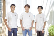 2025年7月には『出前館』の社長を直近まで5年間勤め、成長を牽引してきた藤井（写真中央）も弊社取締役に参画。