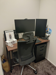 別サイドのデスクの様子