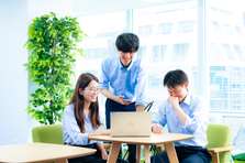 提案して終わりじゃない｜成果主義で動かす現場密着型ITコンサルポジション