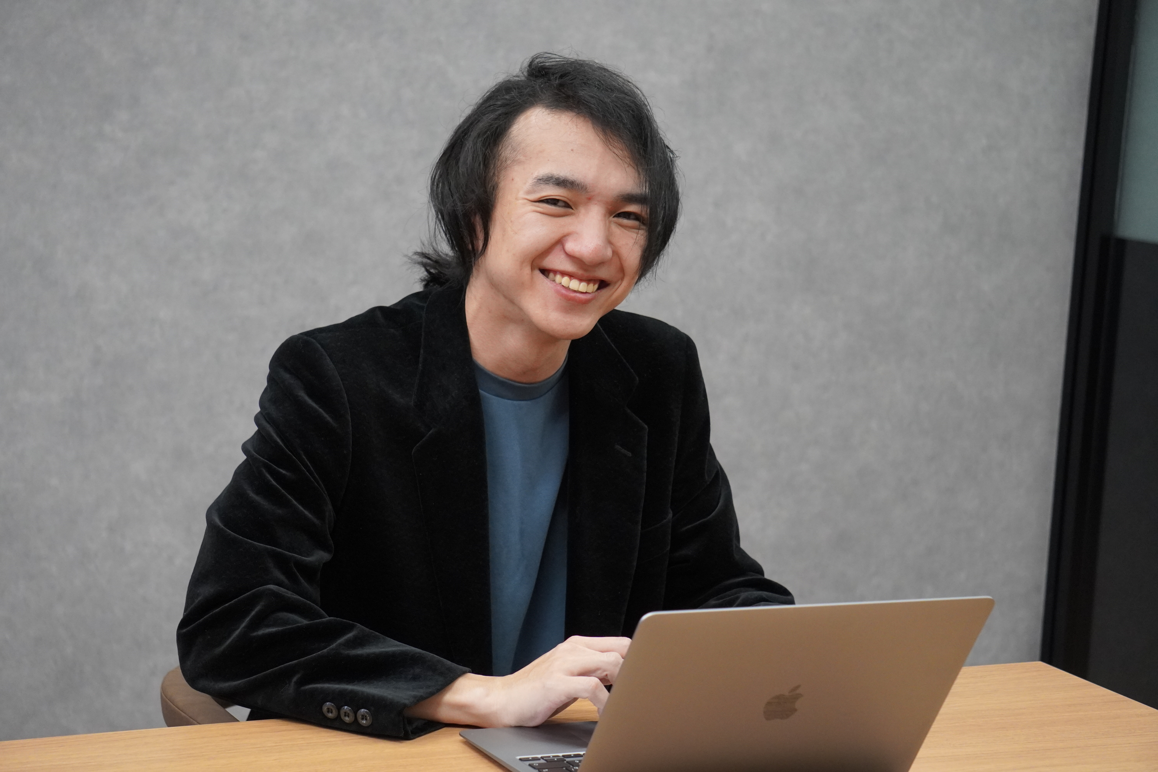 「入社理由はワクワクしたから」財務管理から上場へ！これが僕のQaseeで挑戦する理由。（経理メンバーインタビューver,2）