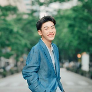 〇藤田岳  早稲田大学国際教養学部 株式会社MoonJapan代表取締役CEO    「教育を共育で変える」というミッションを掲げる教育系インパクトスタートアップの代表を務めている。普段は、全国の小中高向けに探究の時間で活用できるソーシャルアントレプレナーシップ体験プログラム「MoonShot」を提供。2024年2月に設立し、5月には3,000万円の資金調達を達成。6月にはインパクトスタートアップ協会に最年少で最短加盟、7月にはIVS地域スカラシップを実施するなど、急成長を遂げている。