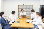 社内会議の様子
