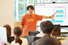 ユーザー数1億人超の教育SaaS｜教育の力で未来を、世界を変えていく