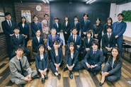 近年社員数も増え、新たな事業展開やエリア拡大、新サービス開発など、若手からベテランまでみんなで新しいことに取り組んでいます。