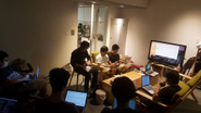 隔週金曜は、自分のやっていることや興味のある技術について話す勉強会。この日のテーマは『ファミコン開発入門勉強会』