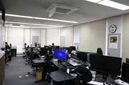 デスク周りはゆったりしており、開発に集中できる環境です。