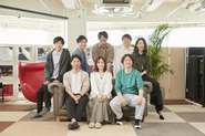 カフェバーをコンセプトにしたオフィス。”いつでも帰ってこれる場所”を創りたく、オープンスペースになっています。