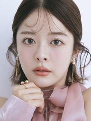 ももち（牛江桃子）マルチコマーサー