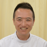 石井　悌治