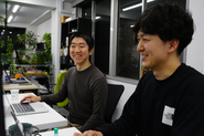エンジニアチームの新芽さんと岡田さん